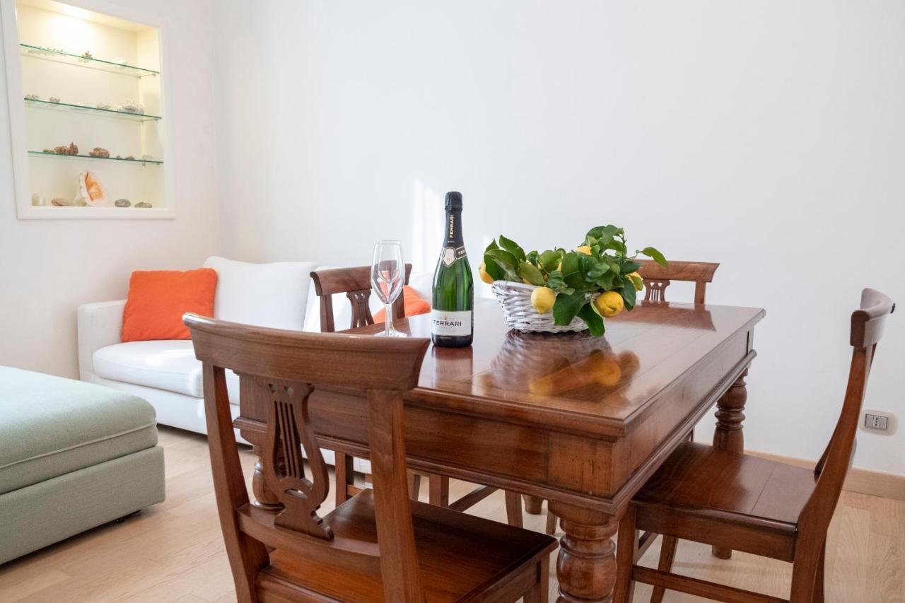 Noliday Suite Riviera Luxury Sea Flat Екстериор снимка