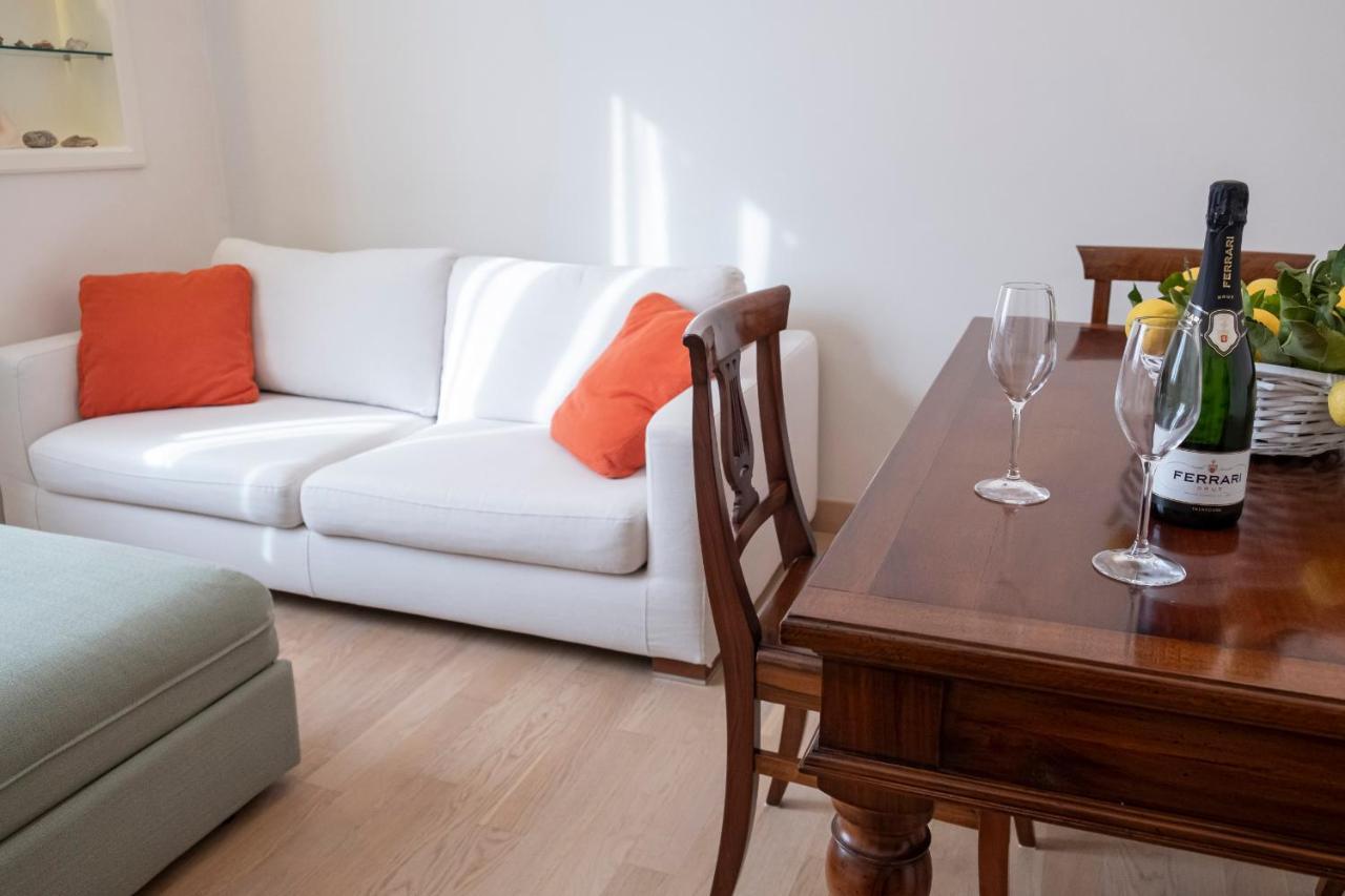 Noliday Suite Riviera Luxury Sea Flat Екстериор снимка